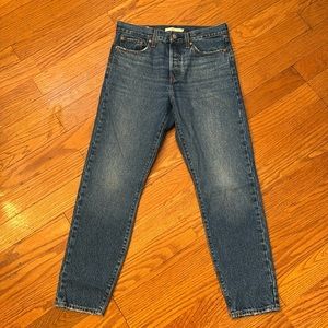 *NWOT!* Women’s Levi Strauss Wedgie Straight Jeans - Size 28